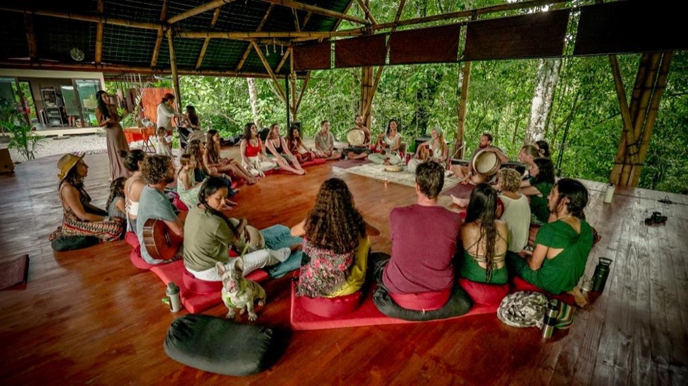 A singing circle in the jungle